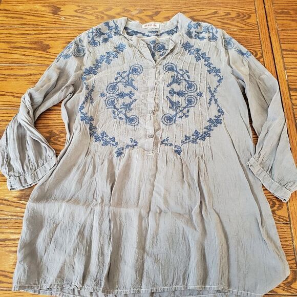 Johnny Was embroidered grey&blue blouse size small - Picture 1 of 3